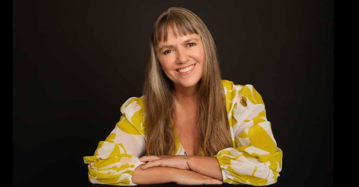 Kate Lynch smiling 